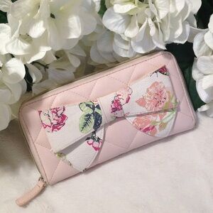 Betsey Johnson Light Pink Quilted Floral Bow Front Zip-up Long Wallet